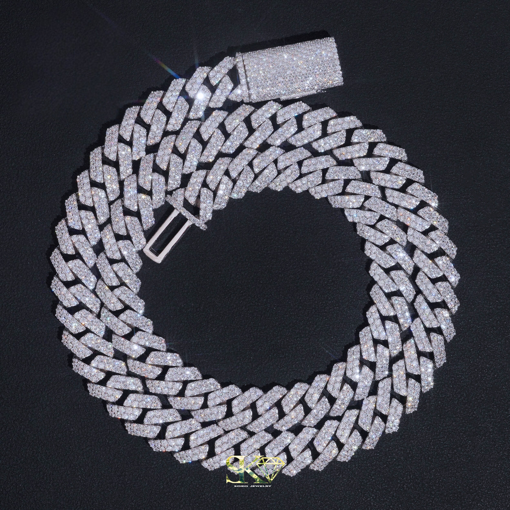 12mm Cuban Chain in S925 Silver with VVS Moissanite