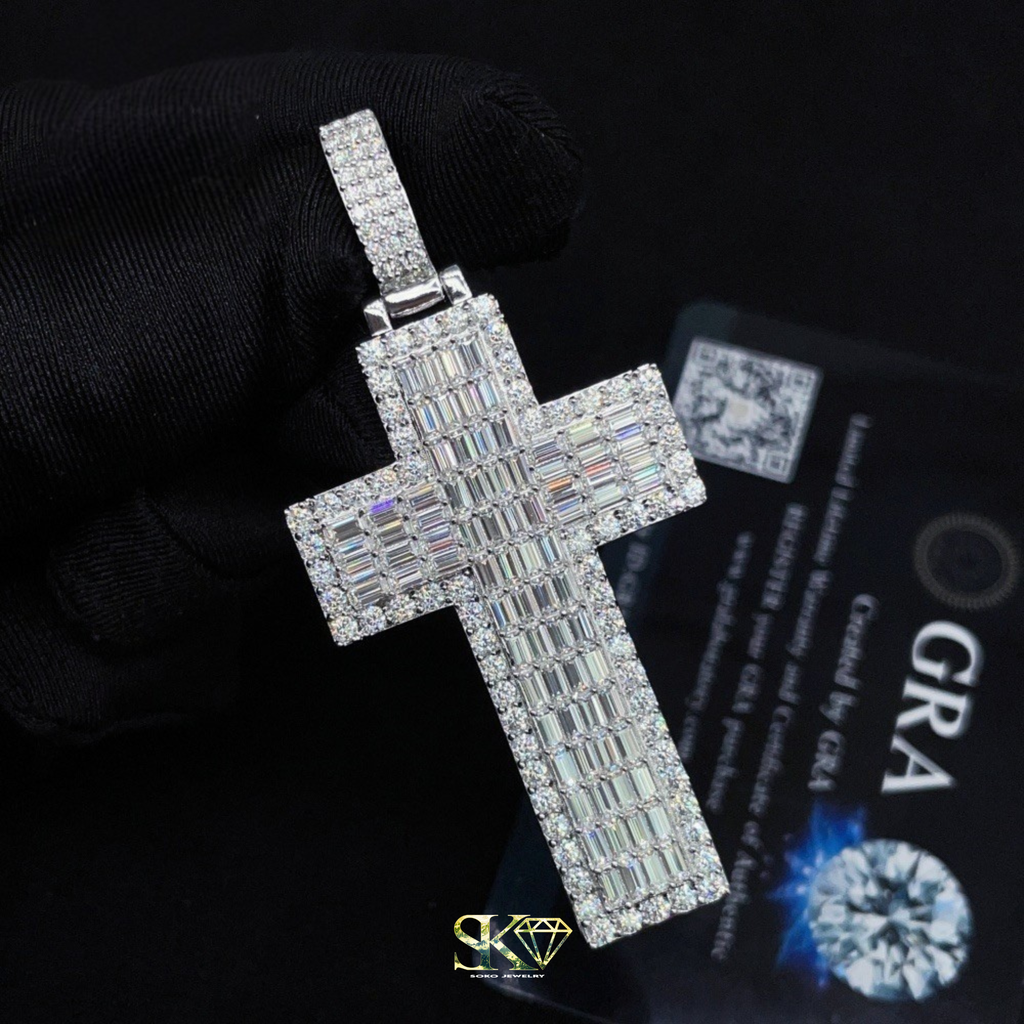 Rectangular Cross Pendant in S925 Silver with VVS Moissanite