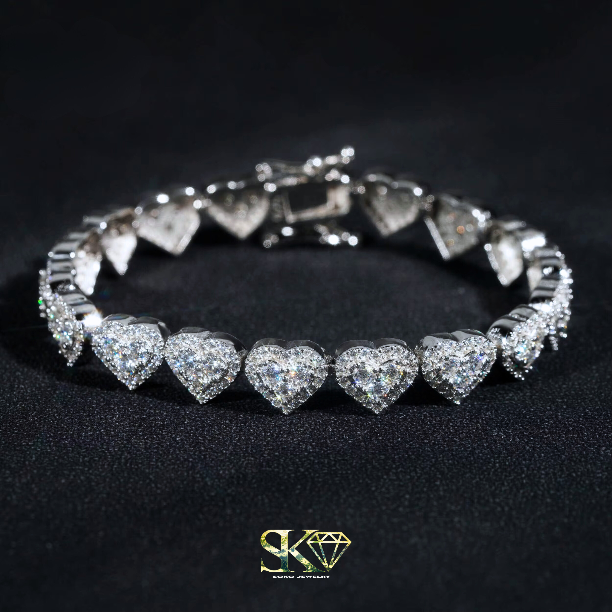 8mm Iced Out Hearts Bracelet in VVS Moissanite