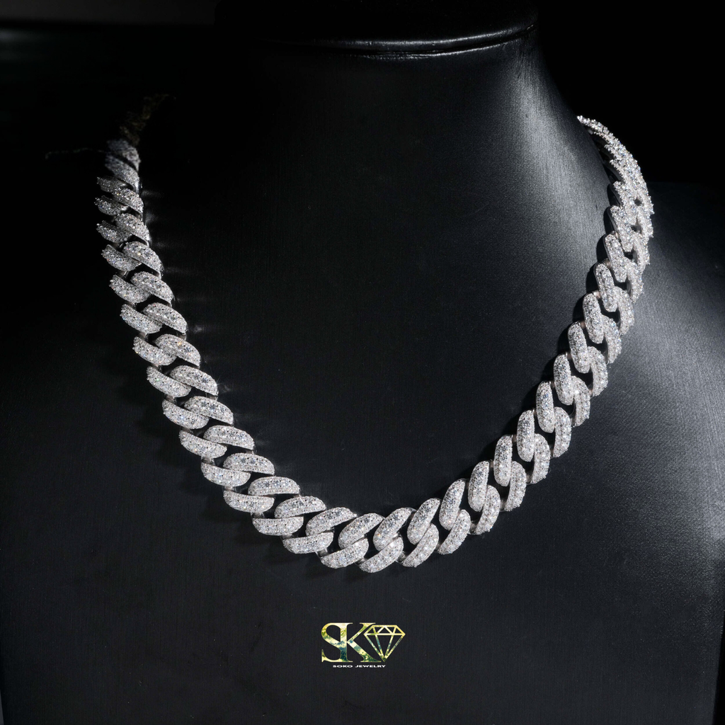 15mm Cuban Chain in S925 Silver with VVS Moissanite