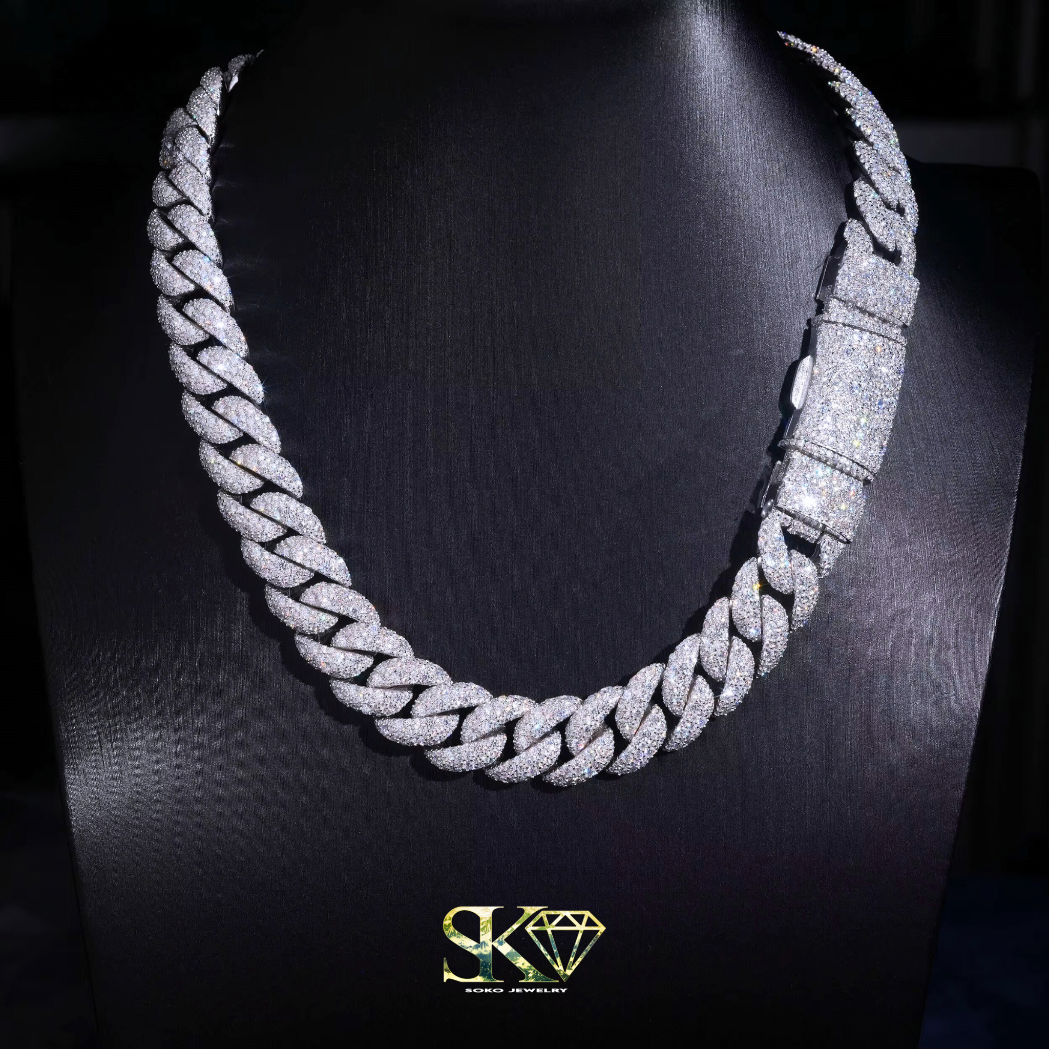 15mm Cuban Chain in S925 Silver with Reinforced VVS Moissanite Clasp