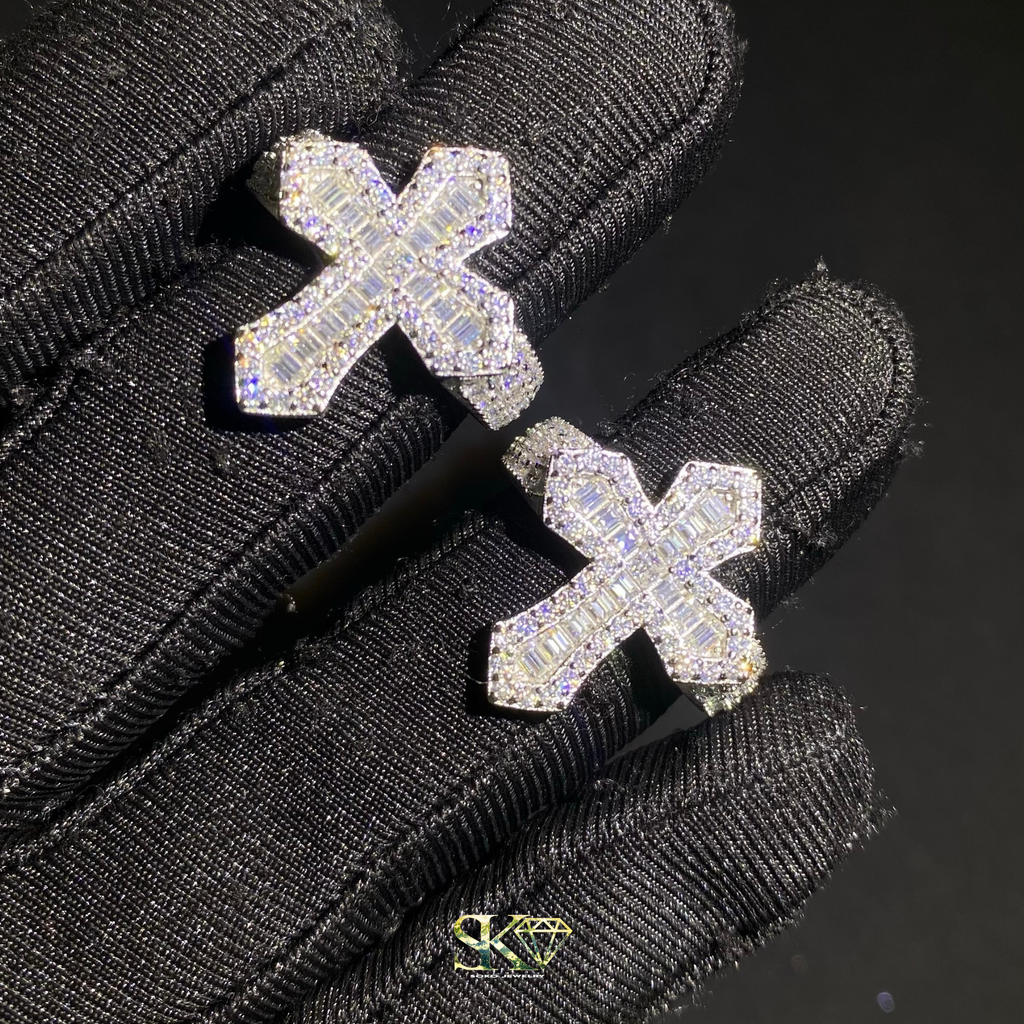 Baguette Cross Ring in S925 Silver with VVS Moissanites