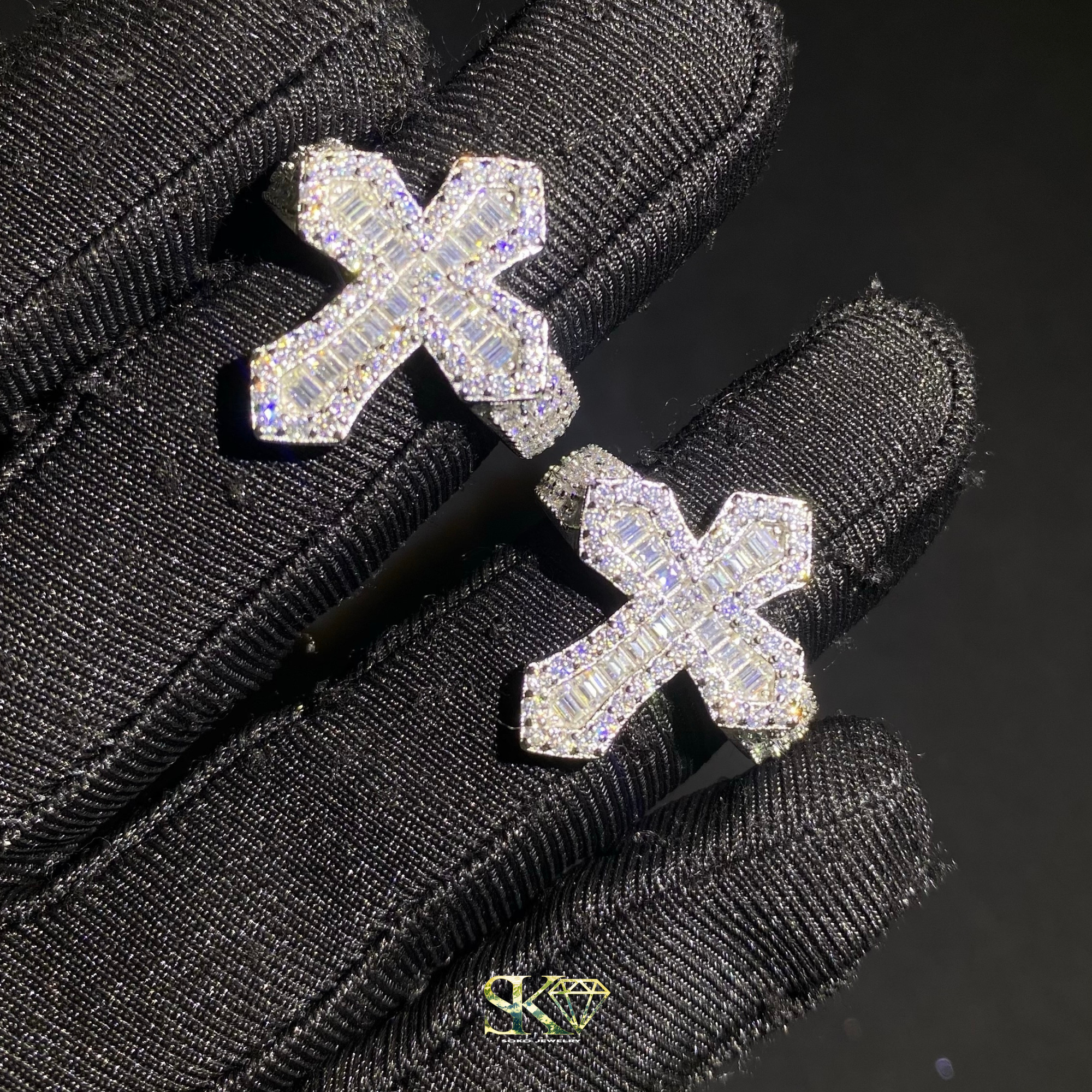 Baguette Cross Ring in S925 Silver with VVS Moissanites
