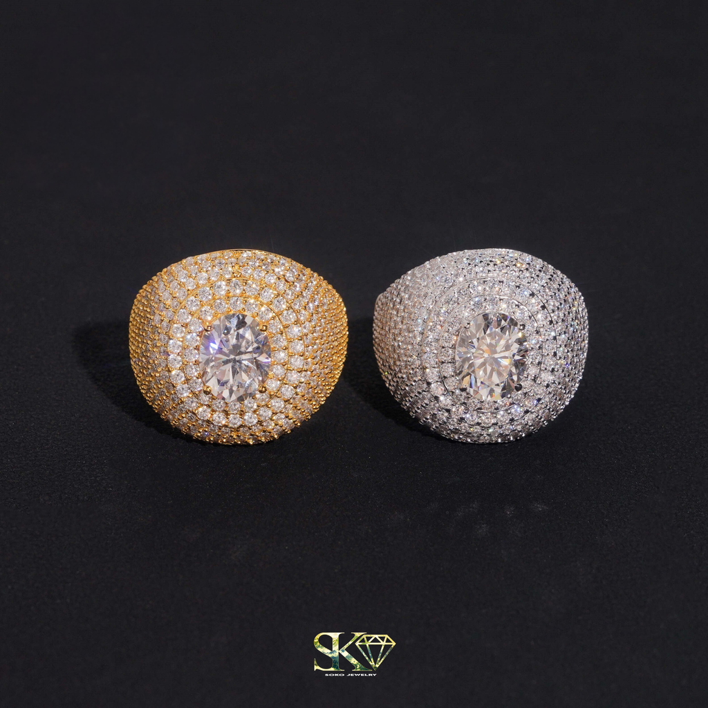 Oval Ring in S925 Silver with VVS Moissanite