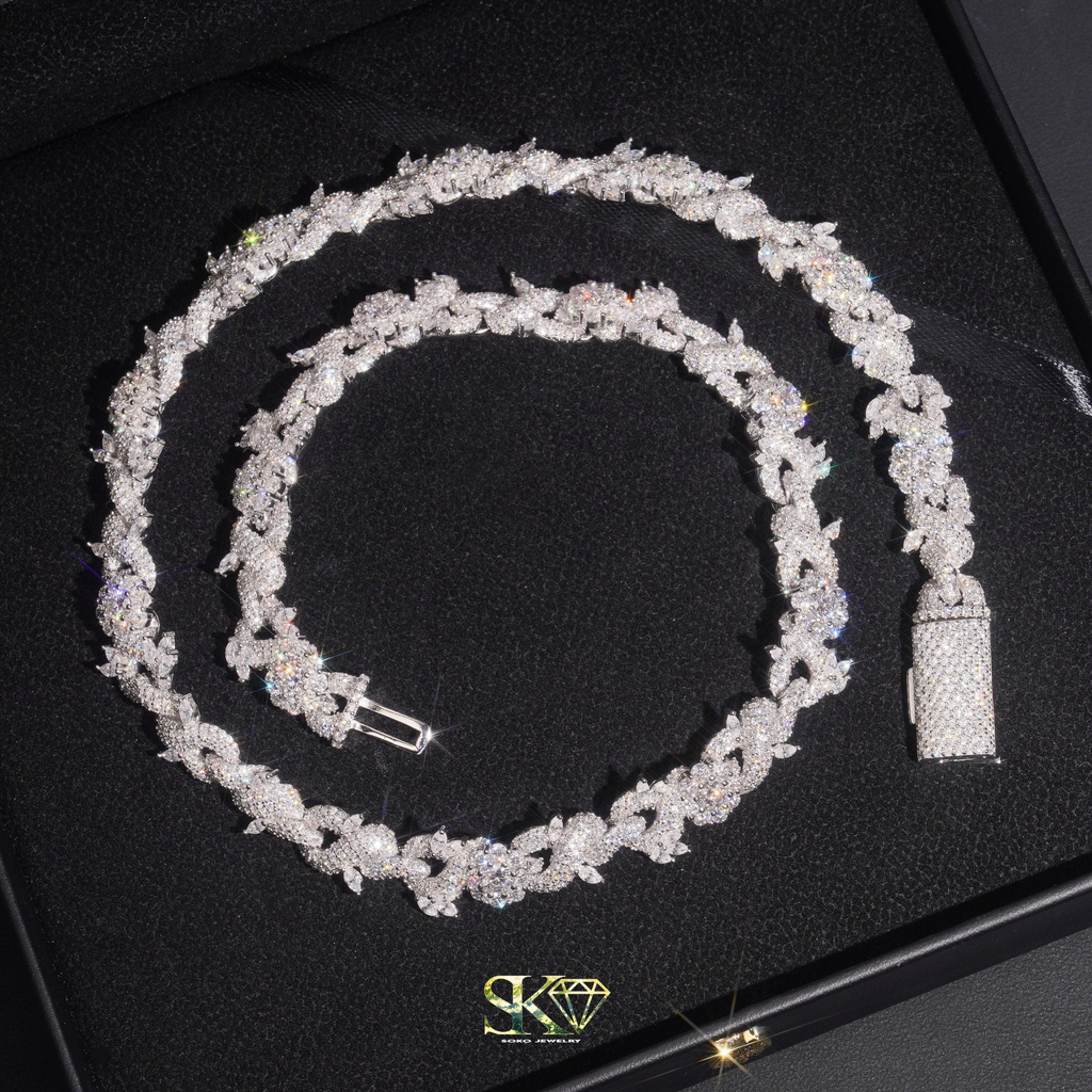 Iced Leaf Chain in S925 Silver with VVS Moissanite