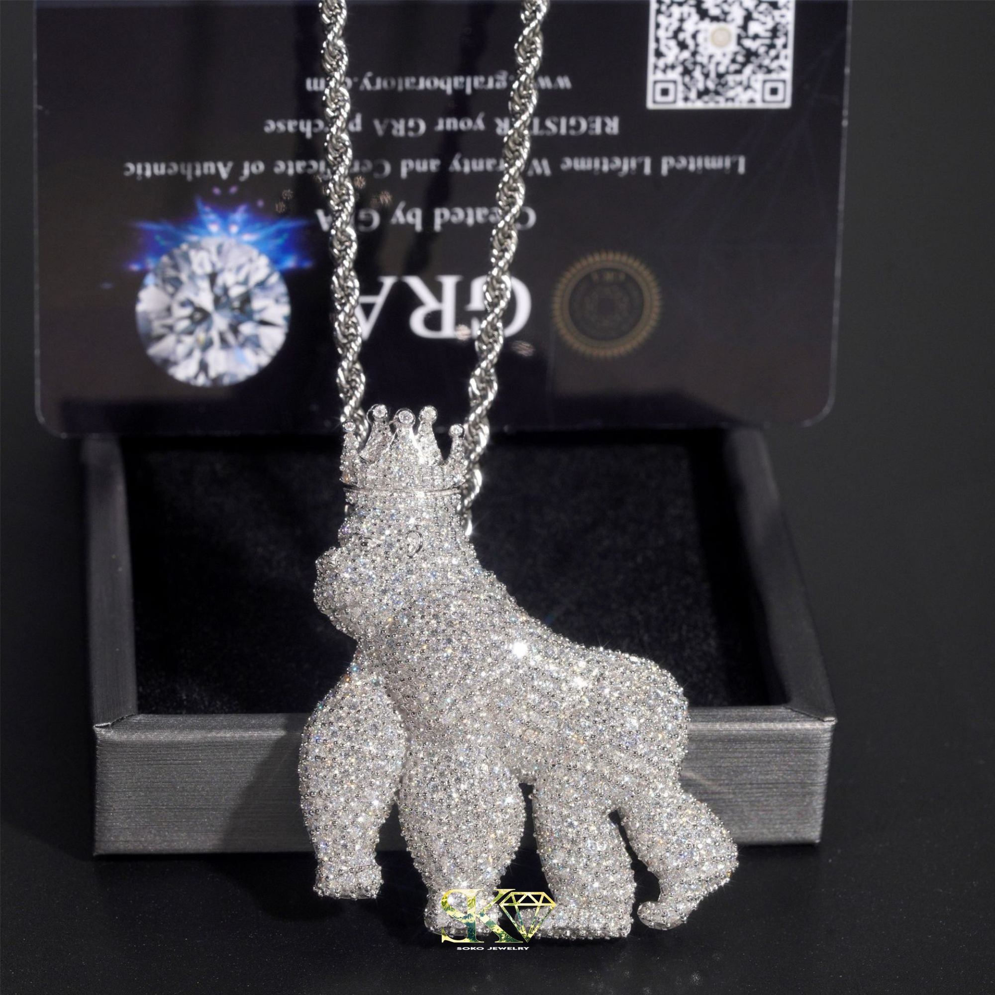 Gorilla Pendant with Crown in S925 Silver with VVS Moissanite