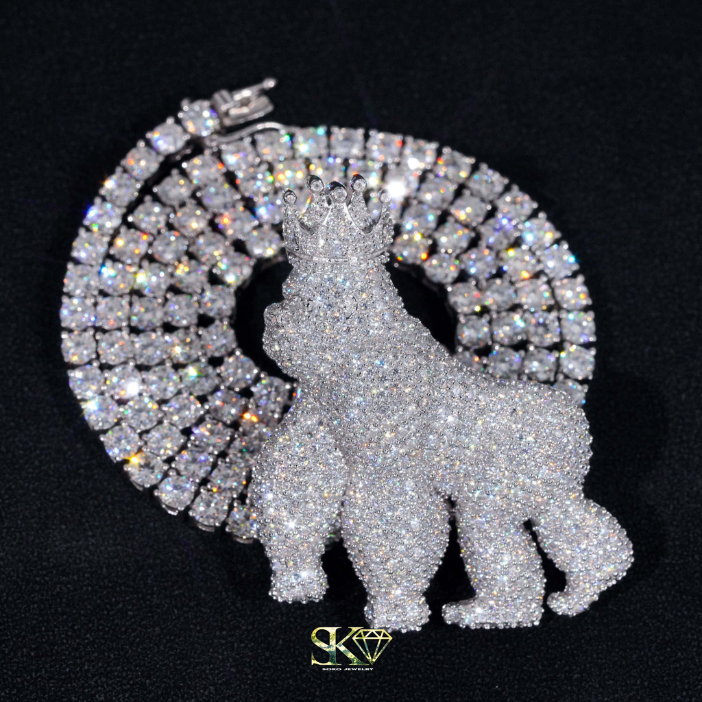 Gorilla Pendant with Crown in S925 Silver with VVS Moissanite