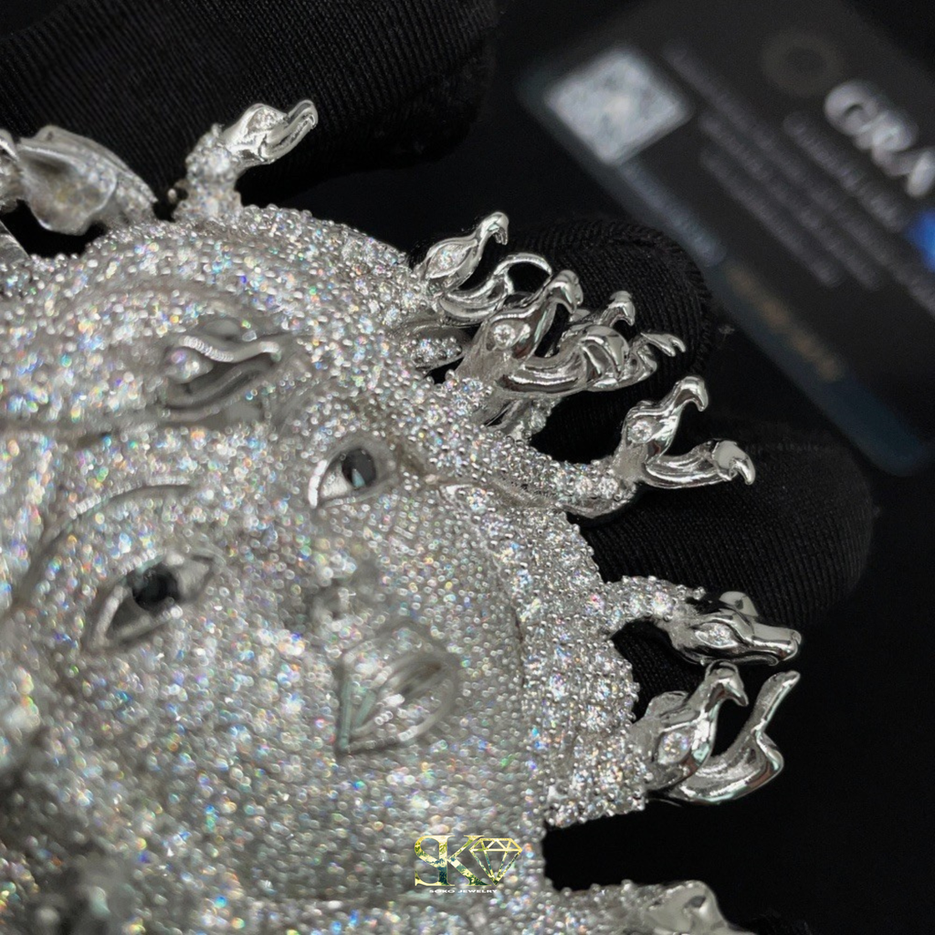 Medusa Pendant in S925 Silver with VVS Moissanite