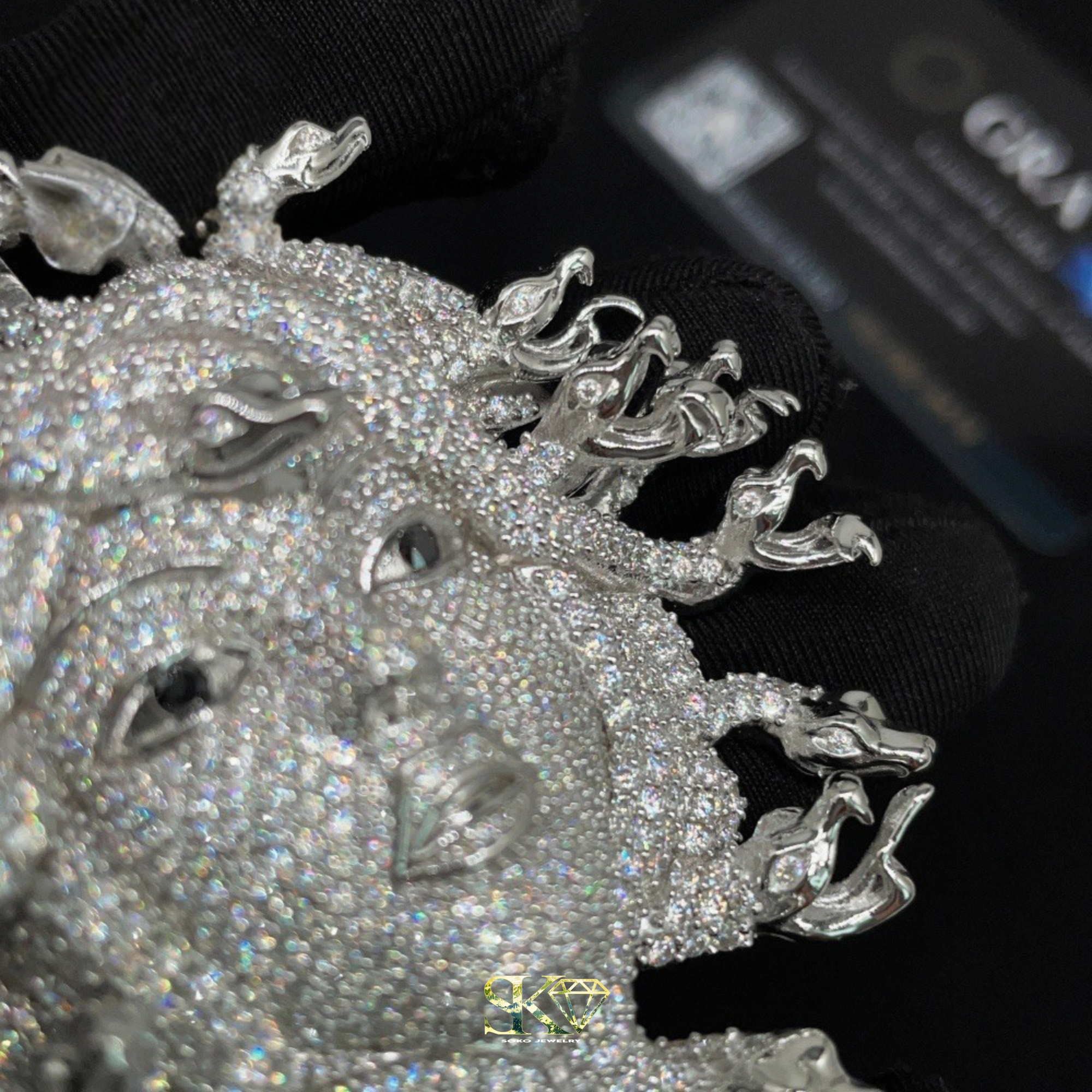 Medusa Pendant in S925 Silver with VVS Moissanite