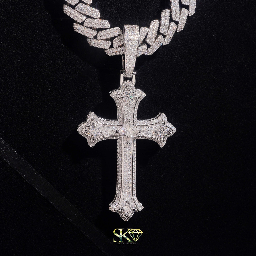 Cross Pendant in VVS1 Moissanite and S925 Silver