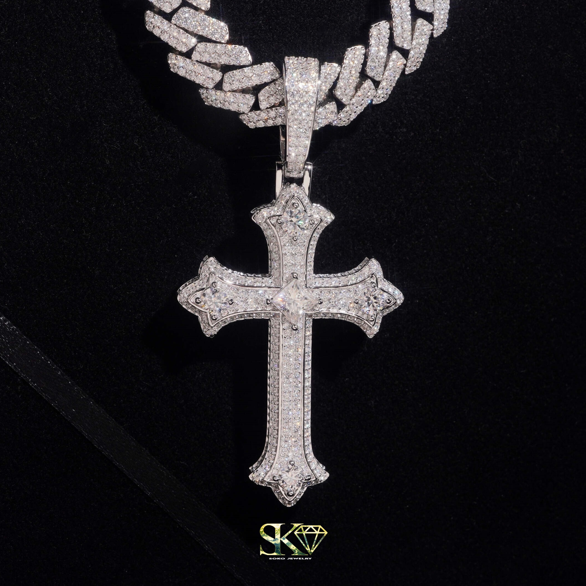 Cross Pendant in VVS1 Moissanite and S925 Silver