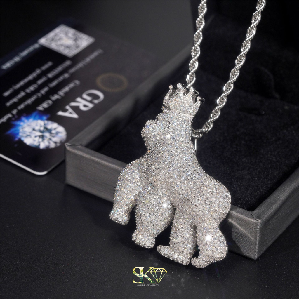 Gorilla Pendant with Crown in S925 Silver with VVS Moissanite