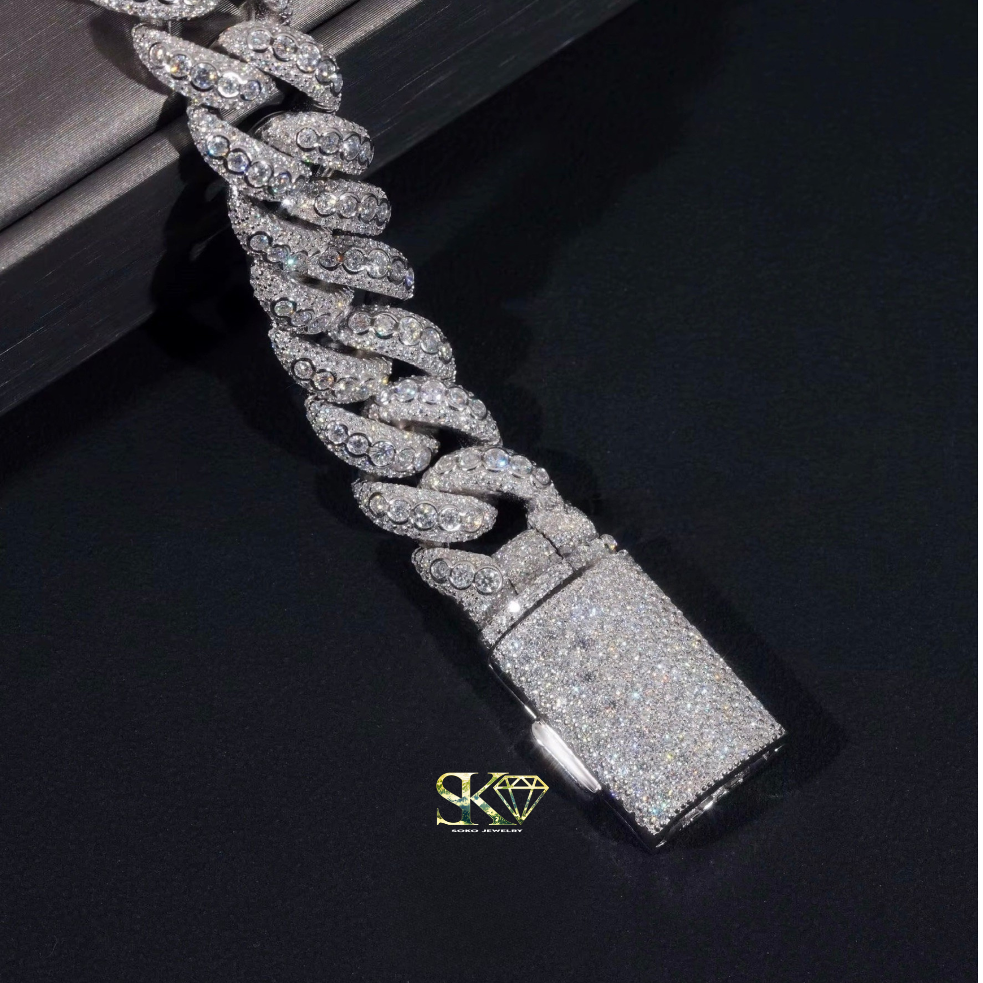 Cuban Bracelet in S925 Silver with VVS Moissanite 15MM